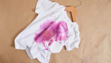 como tirar mancha de roupa branca
