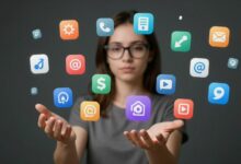 Uma pessoa interagindo com vários ícones de aplicativos de inteligência artificial que flutuam ao seu redor, simbolizando a integração da IA na vida cotidiana.