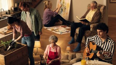 Adultos aproveitando diferentes hobbies em um ambiente acolhedor: jardinagem, pintura, leitura, música e culinária.